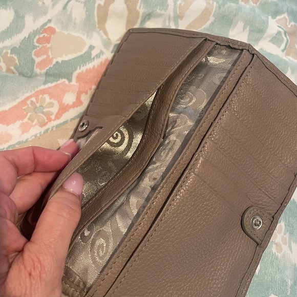 EUC Brighton snakeskin with tan genuine pebble leather large wallet - Picture 4 of 8